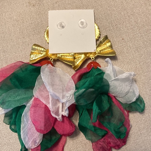 Shein Earrings - Picture 3 of 3